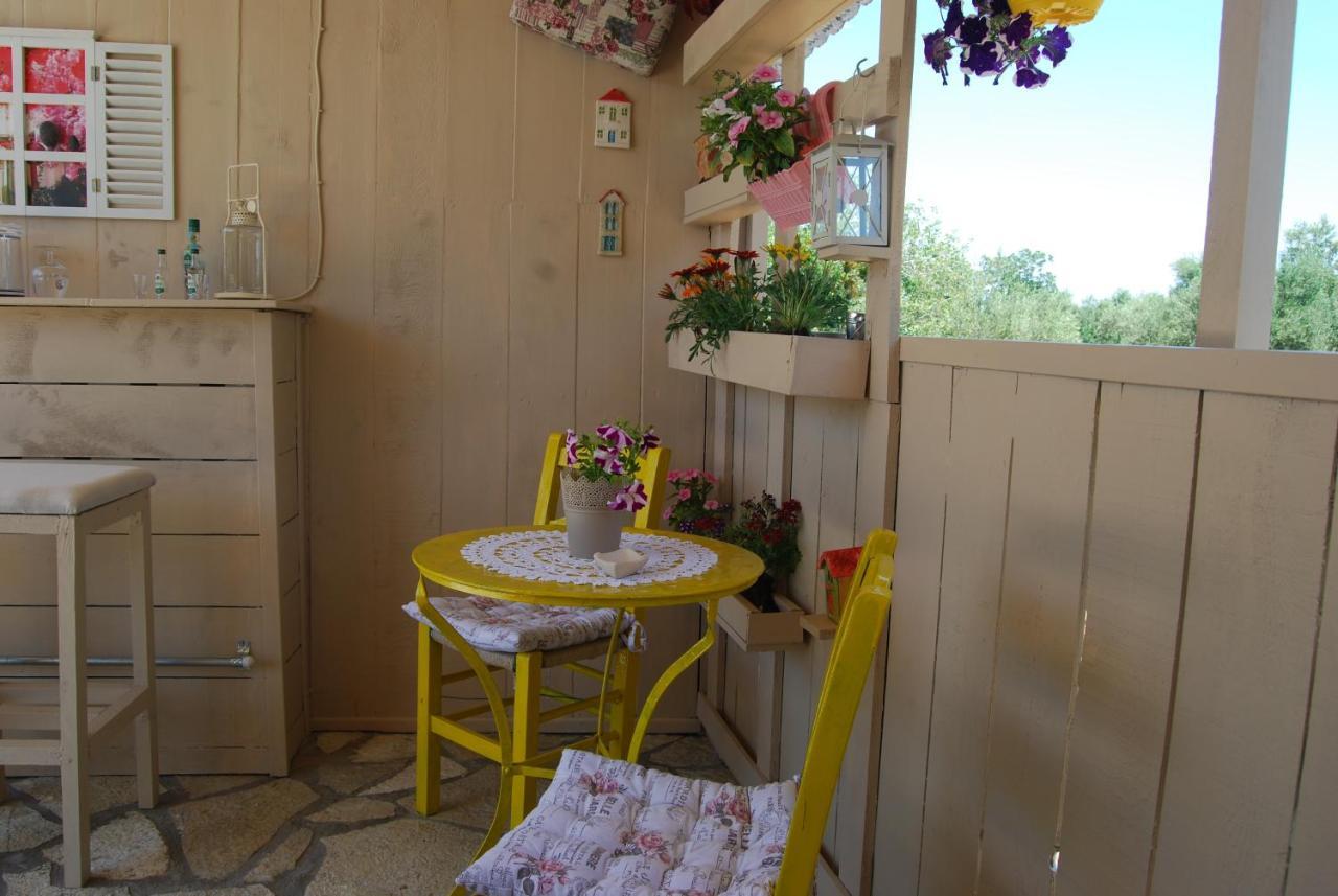 Luxury Traditional Room The Small Bookstore Kastro-Kyllini Luaran gambar