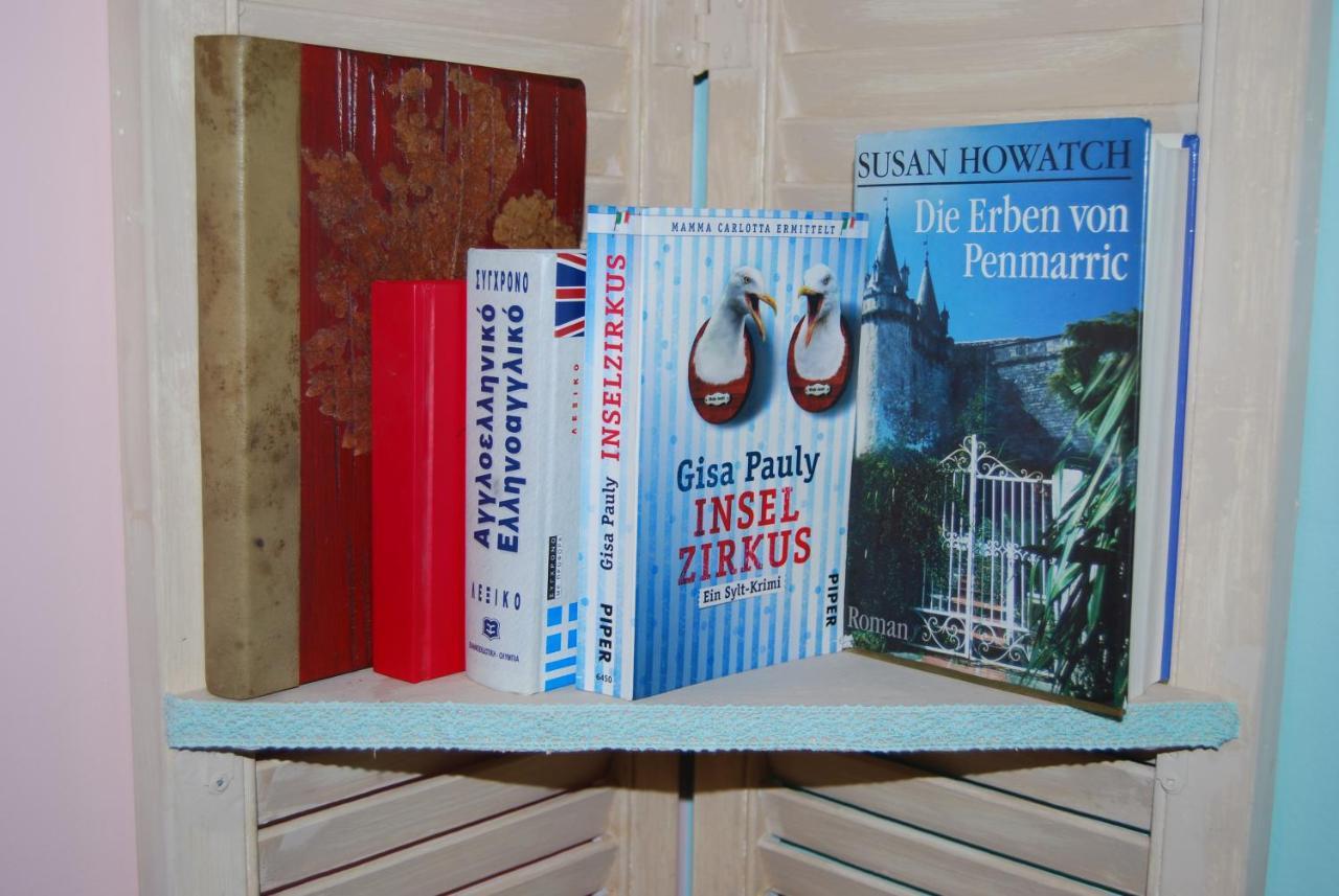 Luxury Traditional Room The Small Bookstore Kastro-Kyllini Luaran gambar