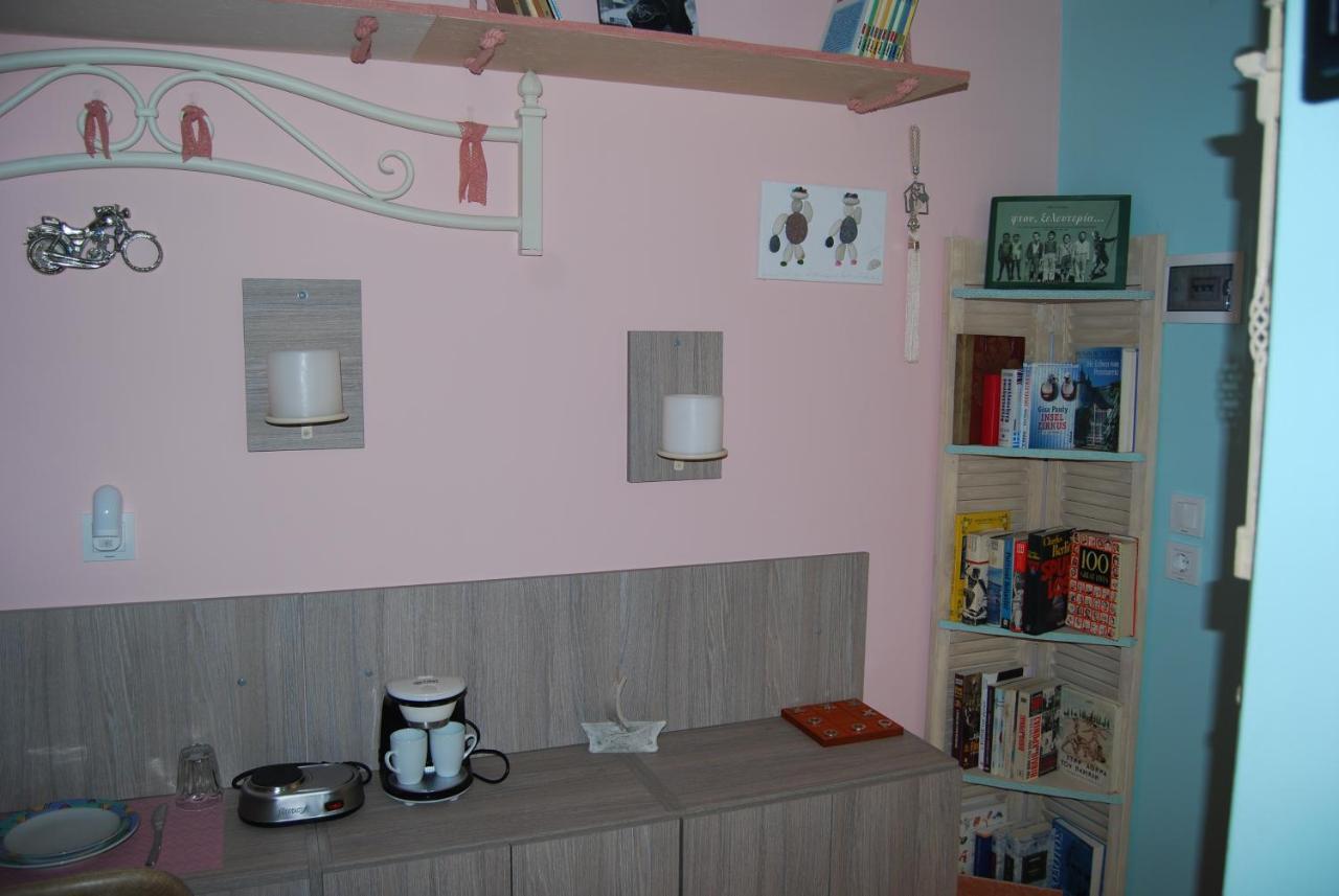 Luxury Traditional Room The Small Bookstore Kastro-Kyllini Luaran gambar
